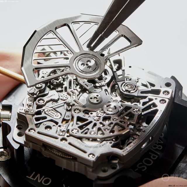 秒轮|“均价百万”的RICHARD MILLE,终于有了“自产机芯”