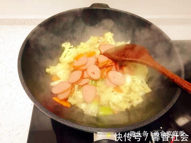 晚餐|晚餐菜花这样做，色泽金黄不发黑，营养均衡，上桌就被孩子抢光了