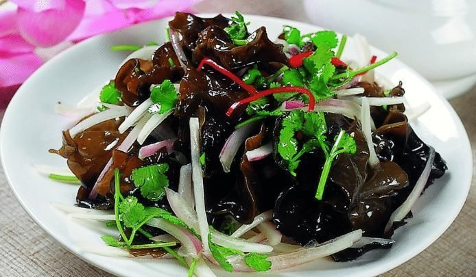 洋葱和它是绝配,等于“血管清洁工”,每周吃2次,血管通畅了