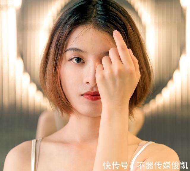 无可挑剔|模特身材、衣着、气质无可挑剔