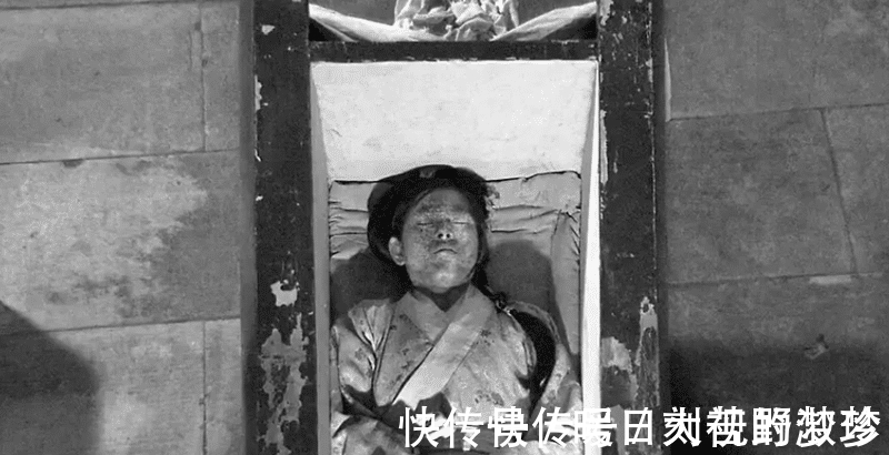 清代$清代奇案:大婚当日新娘罔死,仵作开棺验尸,竟发现新娘变老翁