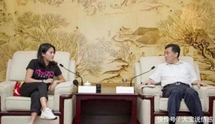 气质|中国最年轻跳水女皇,跷二郎腿会见领导,24岁退役,今成气质女神