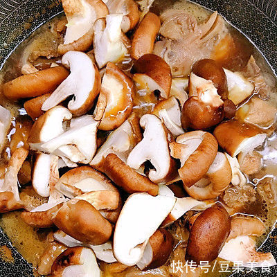 香菇焖鸡|自制香菇焖鸡，再也不用买了