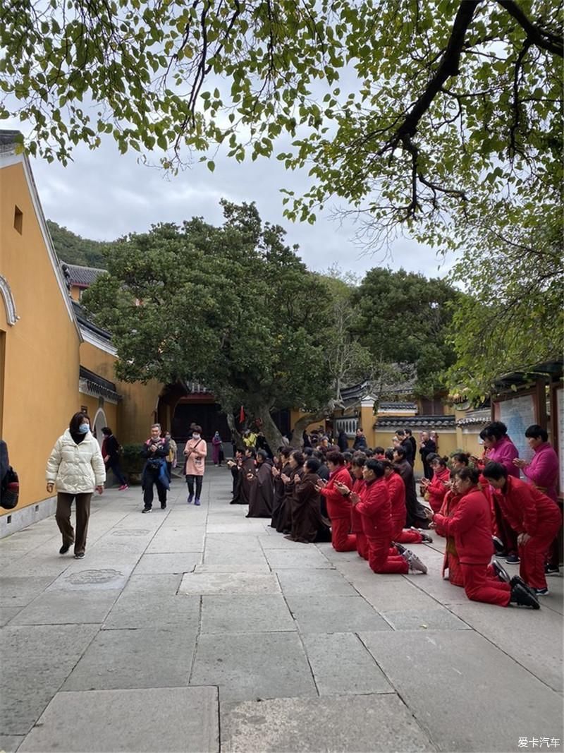 前往佛教圣地普陀山进香祈福