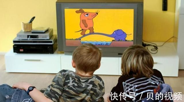 注意力|3岁前经常看电视和不看的孩子,7岁时有明显变化,脑发育程度显著