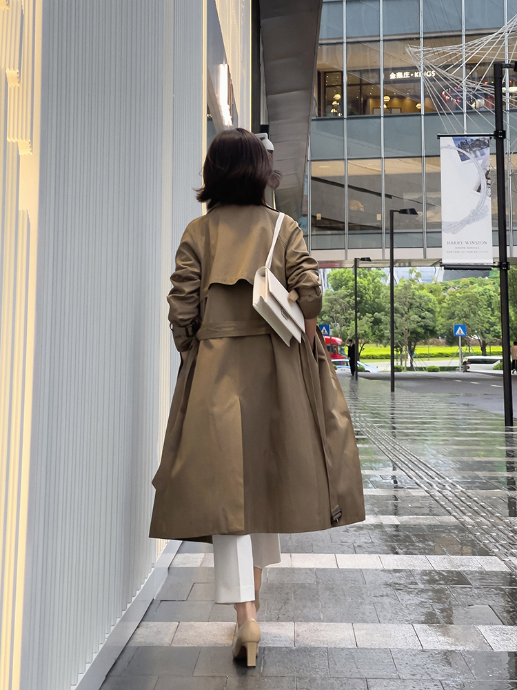 小蛮腰|秋天穿搭温度与风度并存,毛衣开衫搭配九分裤保暖舒适,漂亮大气