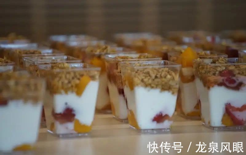 酸奶|牛奶和酸奶，到底哪个更补钙？哪个营养价值更高？这文讲明白了