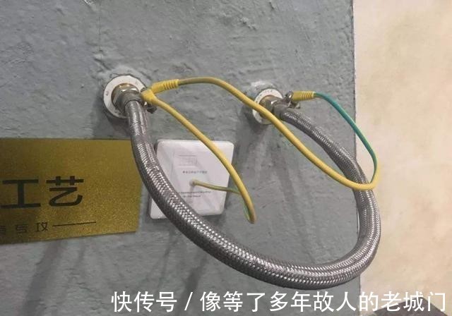 花洒|卫生间花洒万万要装这东西,一旦工人做错立马返工,实在太危险了