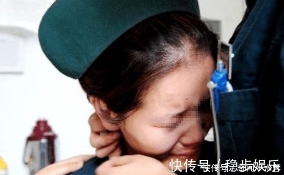 孕妇宫|聋哑孕妇宫开八指,拉着门不进产房,撩起衣服后,医生热泪盈眶