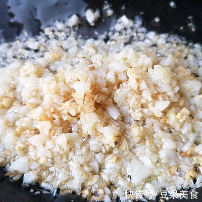 串串|香辣串串虾——外焦内嫩，香辣美味，一串又一串根本停不下来