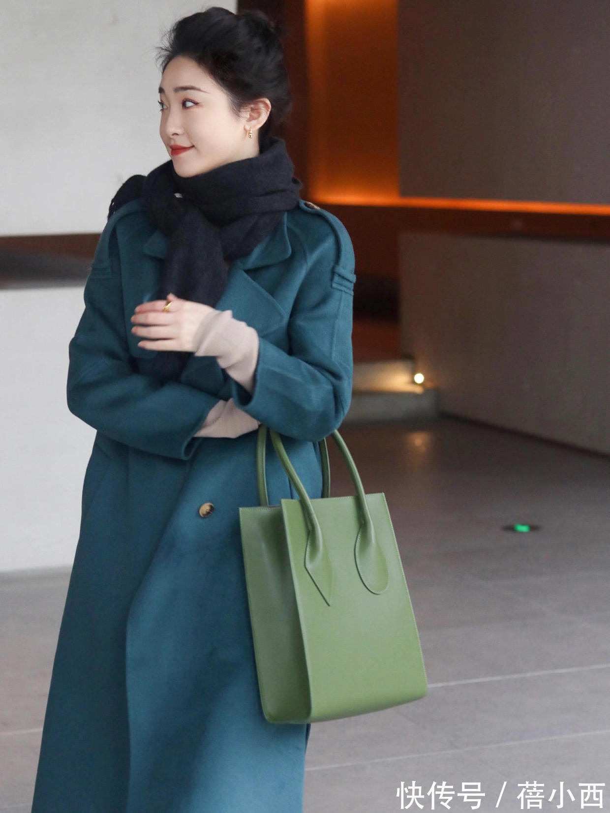 博主|奔三奔四的女人穿什么大衣更优雅?用这6件大衣打造气质,真高级