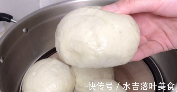 塑料袋|保存馒头别再放冰箱冷藏了，教你正确方法，放30天不干不硬很新鲜！