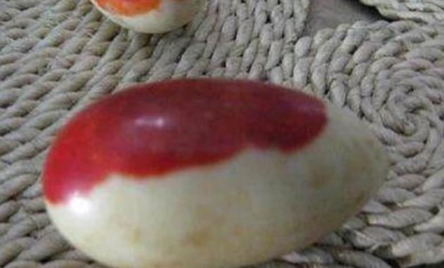 竹笋|老农挖竹笋时,挖到2个带血鸡蛋,专家鉴定后开价80万欲购买