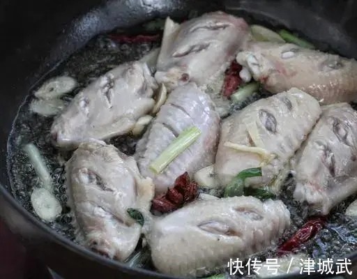 入冬后不吃肉也要吃它!蛋白质是牛奶的13倍,嫩滑筋道上桌抢着吃