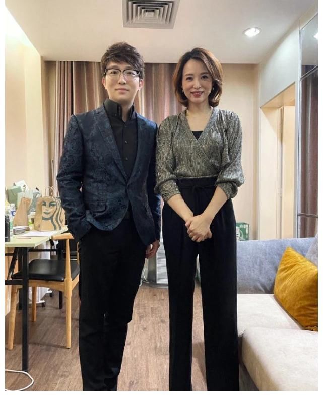 节目|董卿公开致谢新节目杀青！仍是主持人，神隐半年原因曝光