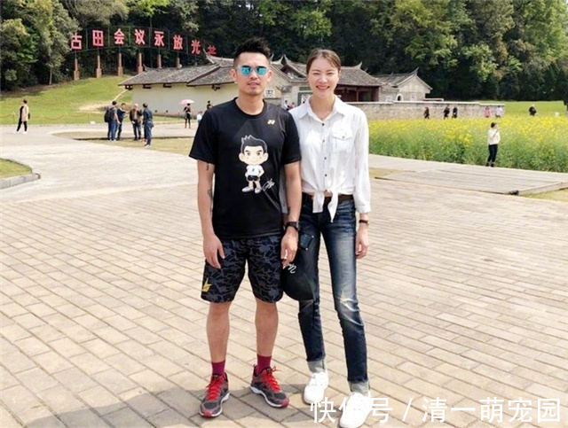 羽毛球|谢杏芳家庭地位高!与林丹合影细节有变化,不再只顾及老公的面子