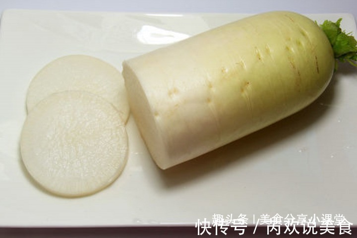 别再腌整个萝卜了，教你一招，又香又脆，1个萝卜可以吃2天