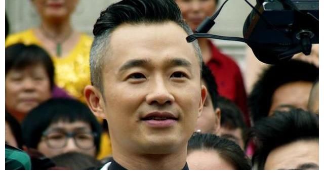 程雷因出席宴会而遭到外界的质疑,如何评价主持人程雷呢?