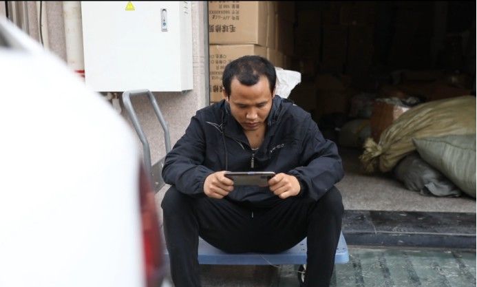 羡慕!这里的货车司机,英语说得太溜了!