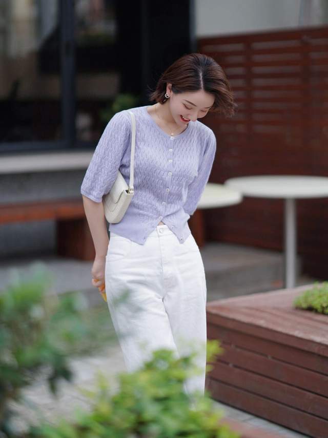 女孩子|秋季,针织衫配半身裙高级洋气,让你可咸可甜,秒变初恋女友模样