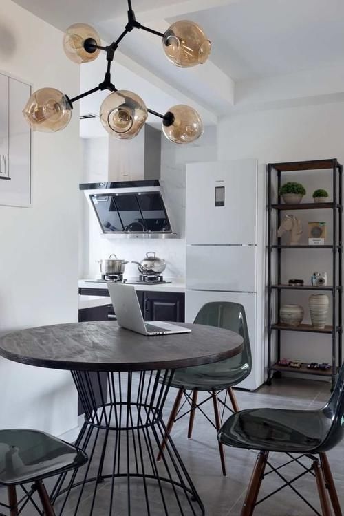 清玻|109平现代北欧风三居室,清玻+镜面的灵活运用,打造前卫时尚家