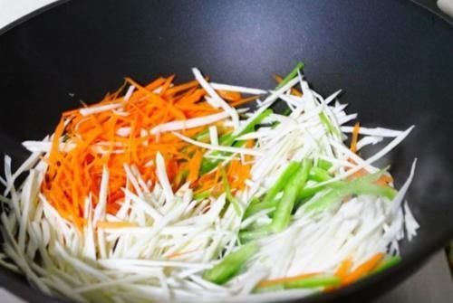 真正的“护眼菜”就是它,隔三差五吃,改善视力,双眼明亮了