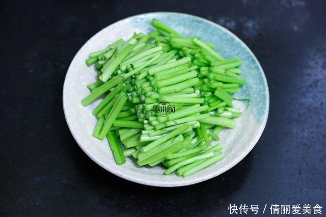 茼蒿茎|这个菜貌不惊人,却营养丰富,可惜很多人冷落了它!