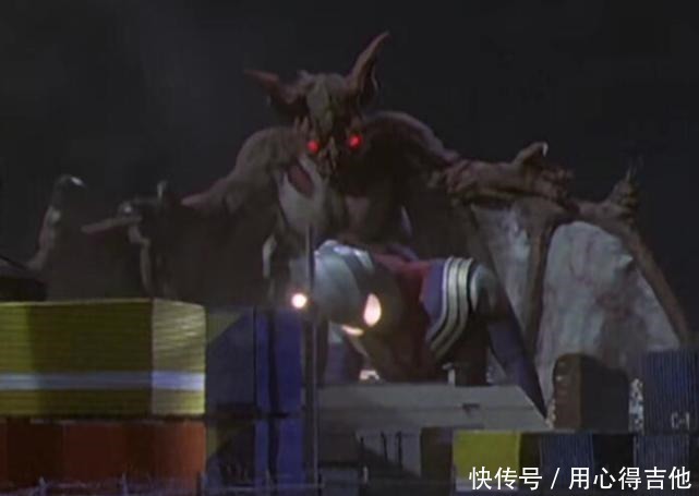 迪迦|迪迦奥特曼迪迦的血是什么味道怪兽呸,一股皮套味