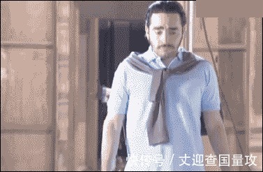 |搞笑GIF: 请原谅我不厚道的笑了 吃饭的时候最好不要看