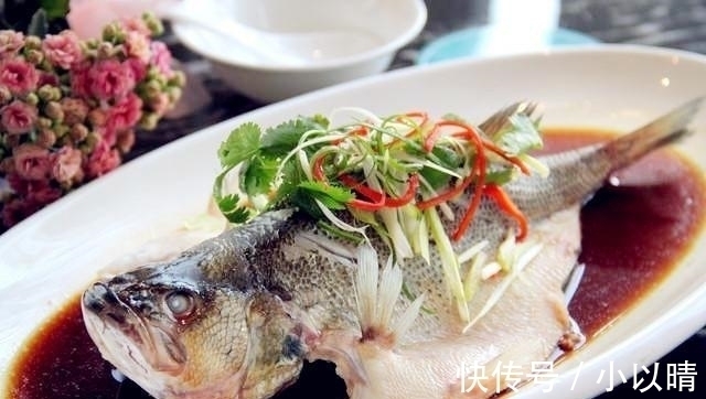 鱼身|蒸鱼时, 很多人都犯了这6大错误, 导致鱼肉不鲜也不嫩, 还有腥味!