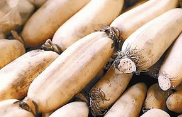 芹菜炒豆干|女性害怕“老得快”，常吃3食物，养出水嫩肌肤，祛皱淡化斑