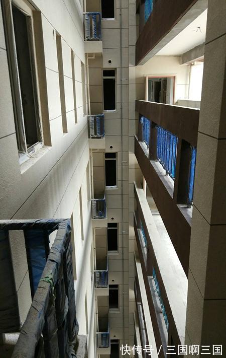 中户|连廊户型能不能买?别一棒子打死,还得看是中户还是边户!