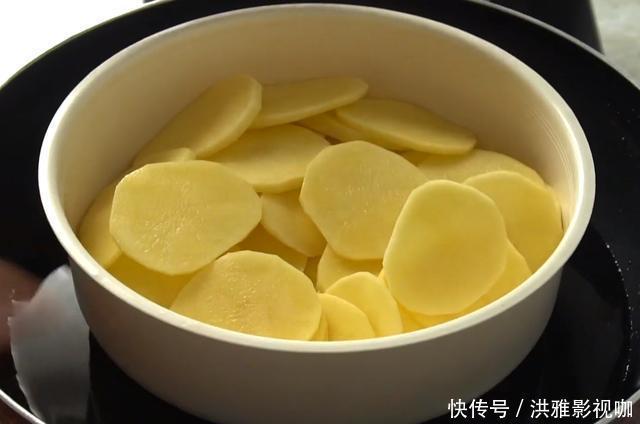 烙饼|土豆还能做烙饼外脆内鲜,上桌孩子吃了5张,比肉包子还要好吃