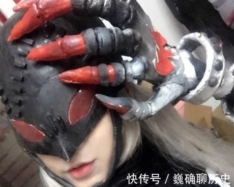 真人cos|《数码宝贝》真人cos神还原,花仙兽清纯,她最性感