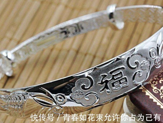 洗涤剂|银手镯变黑了怎么办选择这些方法可以让它们再次发光