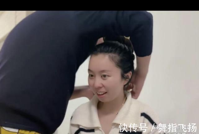 项链!一条项链让田静等了10年。网友:郭爸的项链金光闪闪