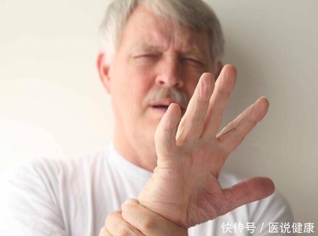 症状|脑溢血发生前,身体有3个症状,会提前通知你,应引起重视