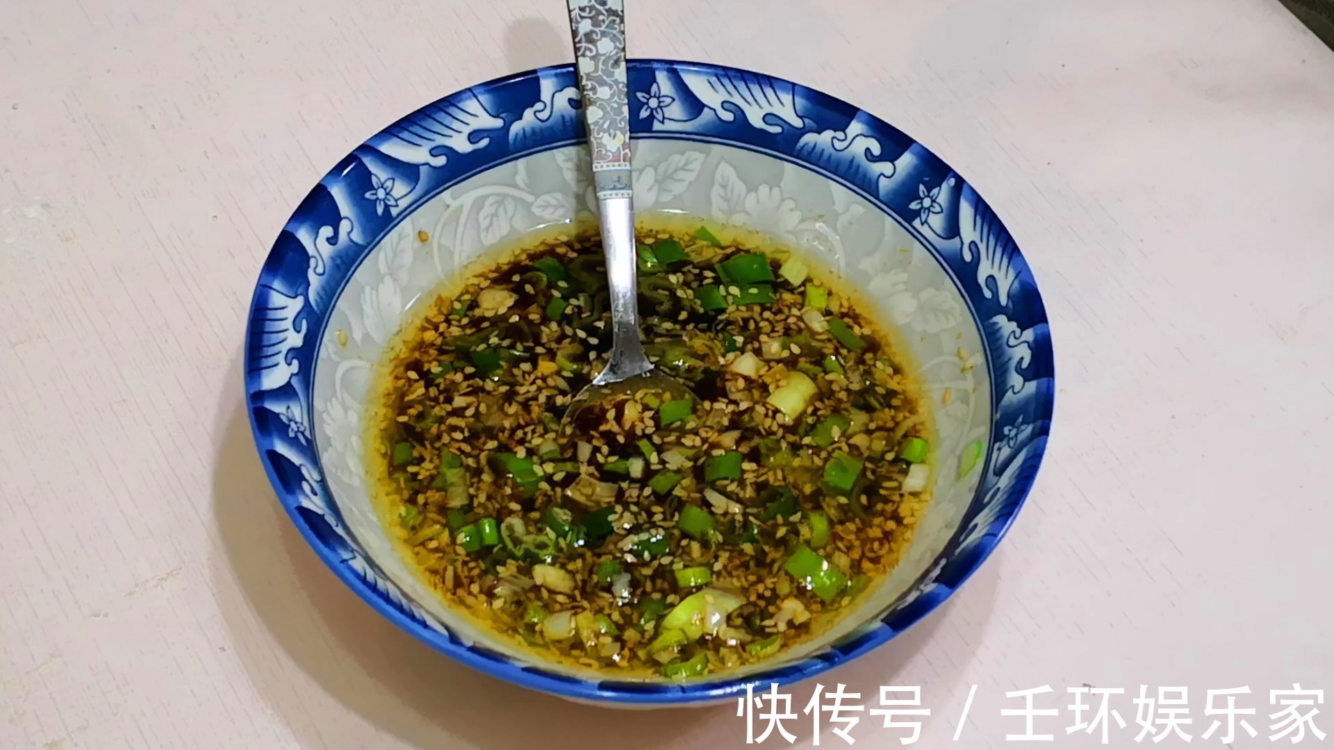 红薯叶|红薯叶锅里蒸一蒸，作用拿钱都买不到，80岁奶奶偷教妙招，真管用