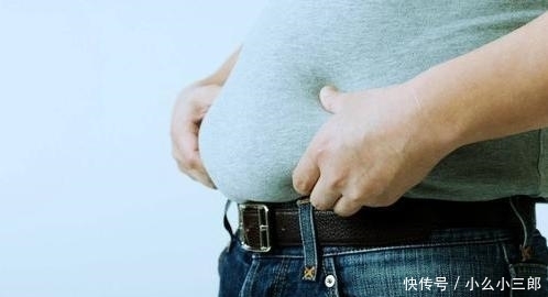 他因便秘离世,身体状况令众人震惊,并成为博