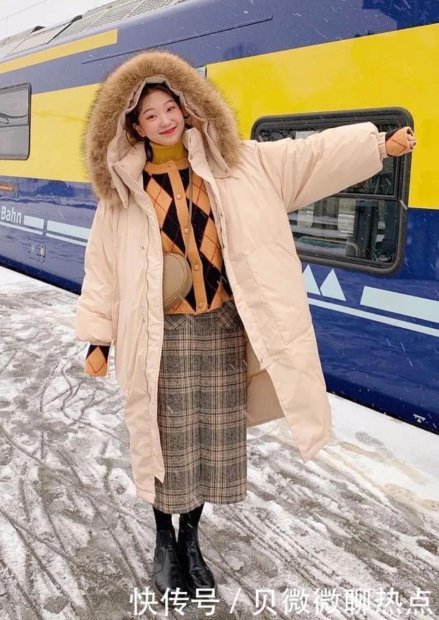 搭配|“羽绒服+裙子”才是冬天正确的打开方式!