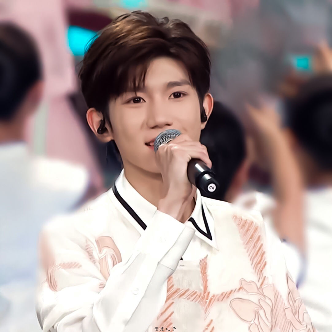 王源｜感谢你如此精彩耀眼 做我平淡岁月里星辰