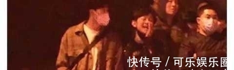 马路|何炅深夜与男子手挽手压马路,大胆上演“摸脸杀”,十指紧扣同回酒店