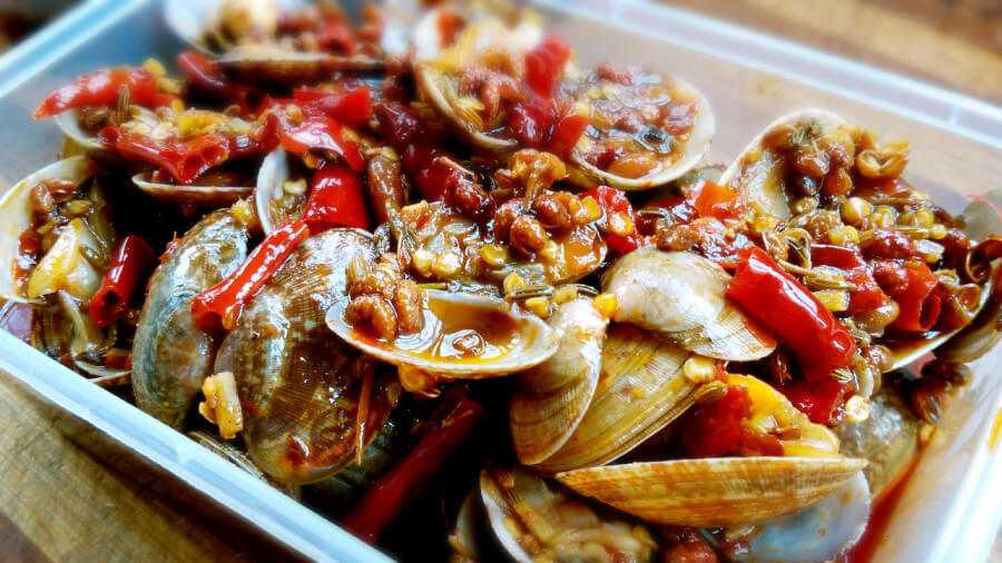 花甲吐沙别只会用盐水了,学会这招,沙子自动吐出来,干净又省事