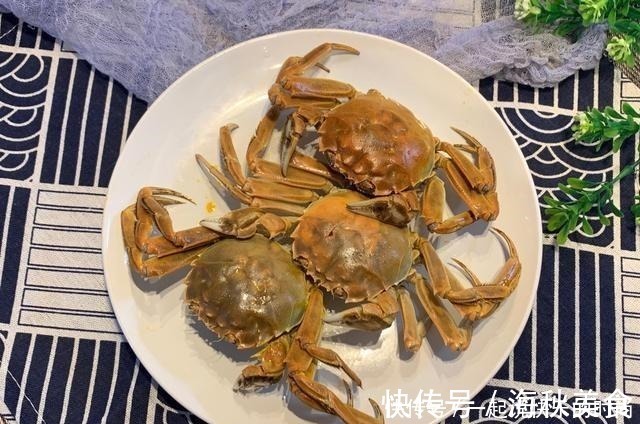 蒸大闸蟹，万万不能直接蒸，学会这一步，蟹黄不外流，肉质更鲜美