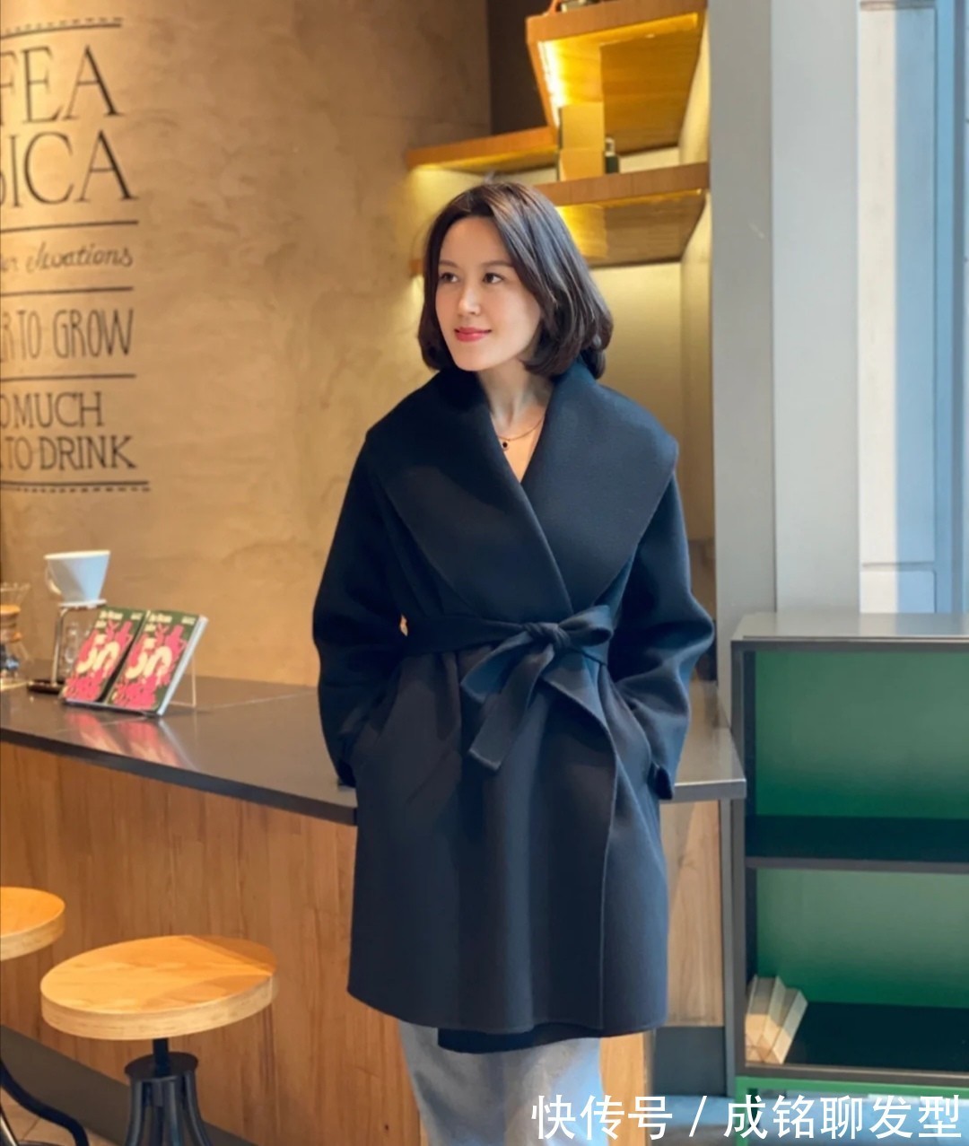 女人|最适合四五十岁女人的大衣穿搭,时尚减龄不显胖,简约还显气质