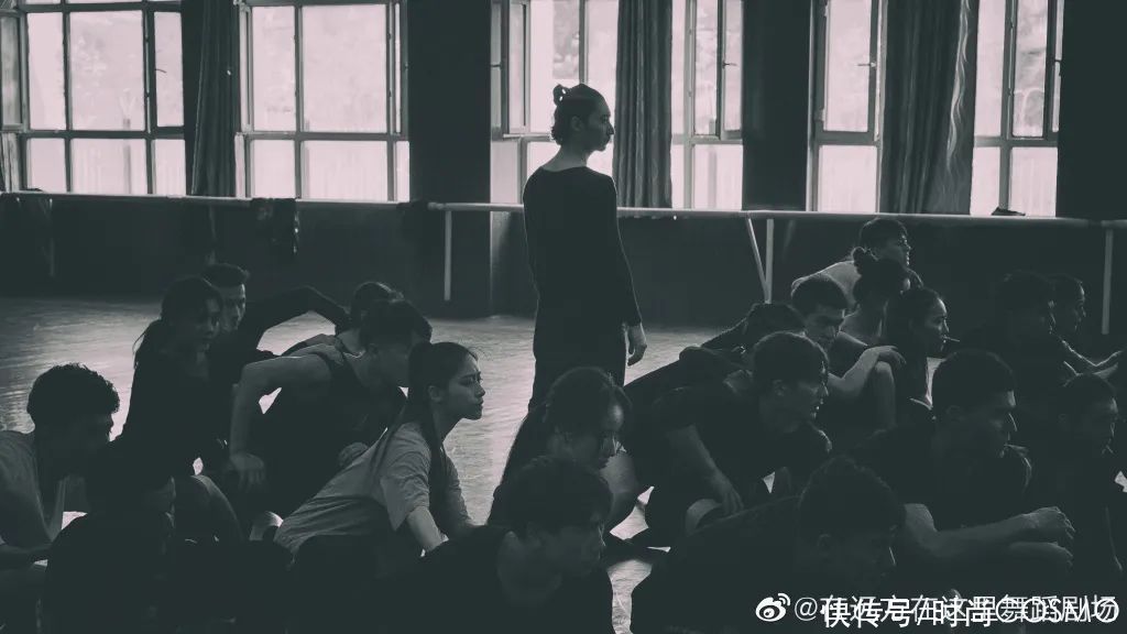 我要看到佟麗婭、金晨和孟美岐同臺b美人計 | 孟美岐