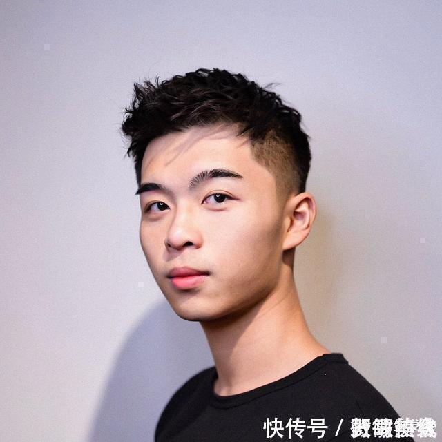 小飞机|发型还在“稍微剪短”吗试试这几种帅气剪法,清爽时尚显精神