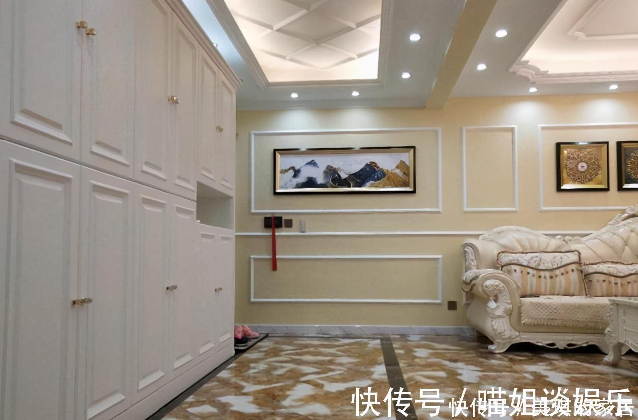 柜子|老公一手装修的新房，地砖真是一言难尽，客厅大柜子更是让人无语