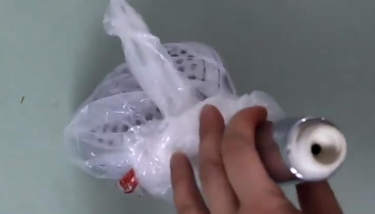堵塞|淋浴头堵塞还漏水？不要急着换，教你不花一分钱，轻松解决