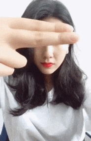 |搞笑GIF:不知道该哭还是笑 一进门看到男友偷用我的东西